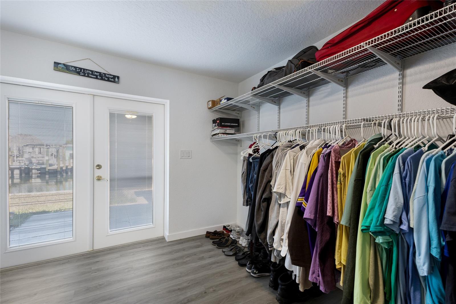 Image 25 of 57 For 10316 Kingfisher Road W