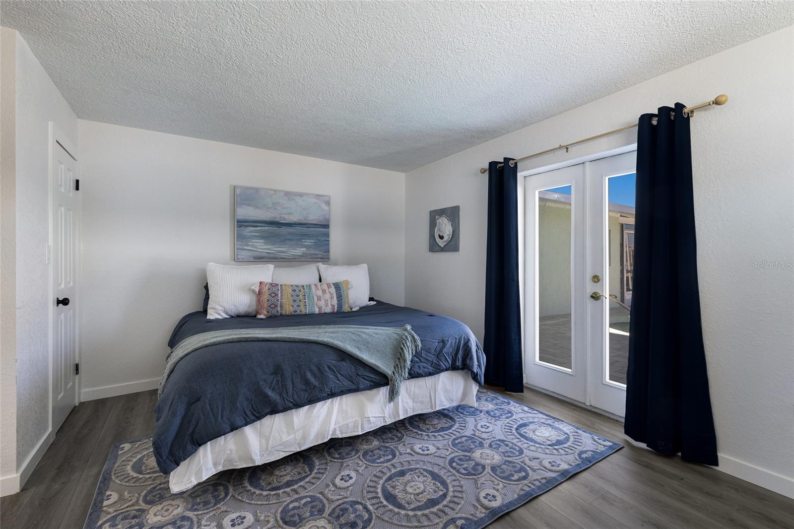 Image 29 of 57 For 10316 Kingfisher Road W