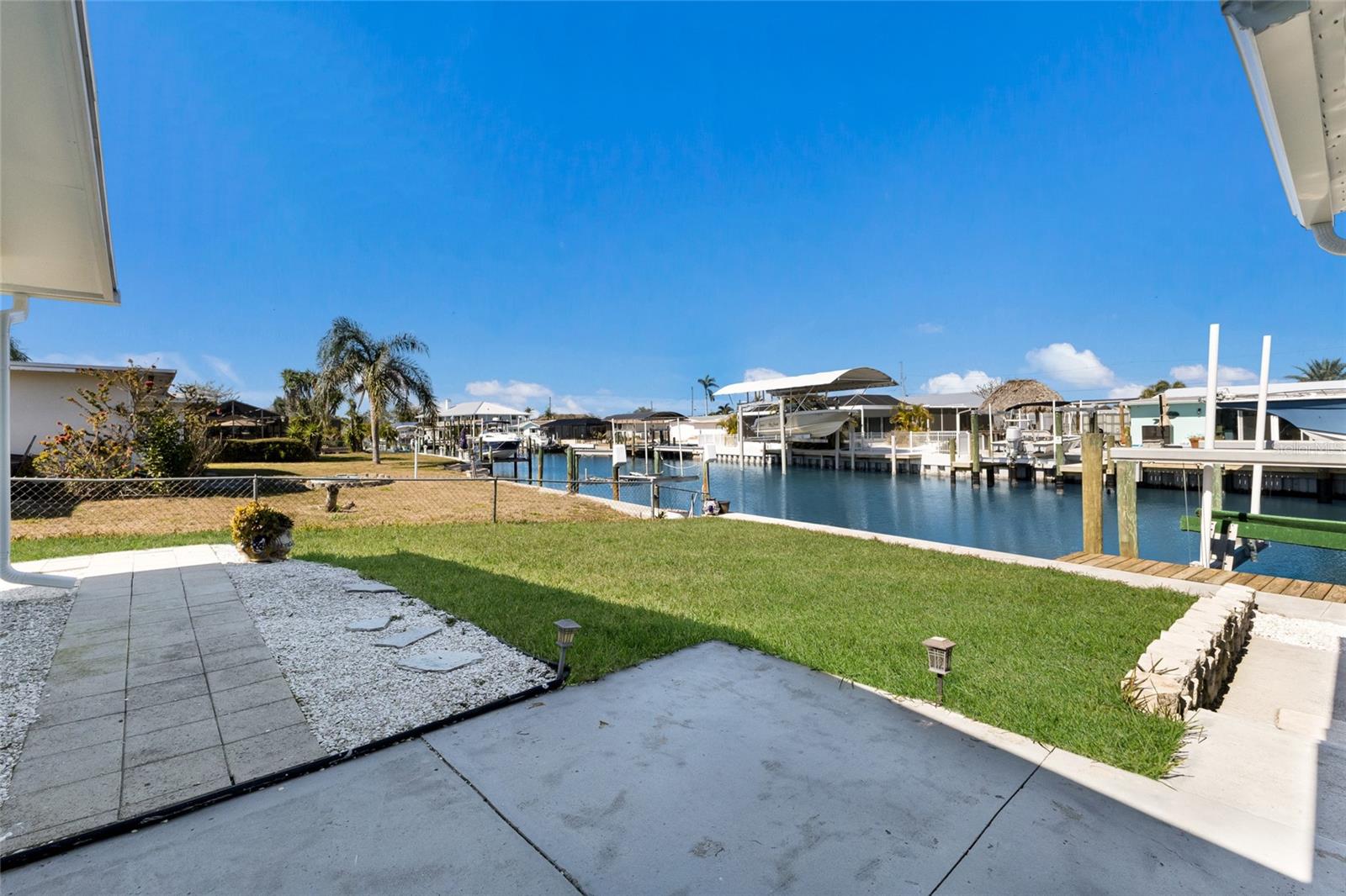 Image 47 of 57 For 10316 Kingfisher Road W