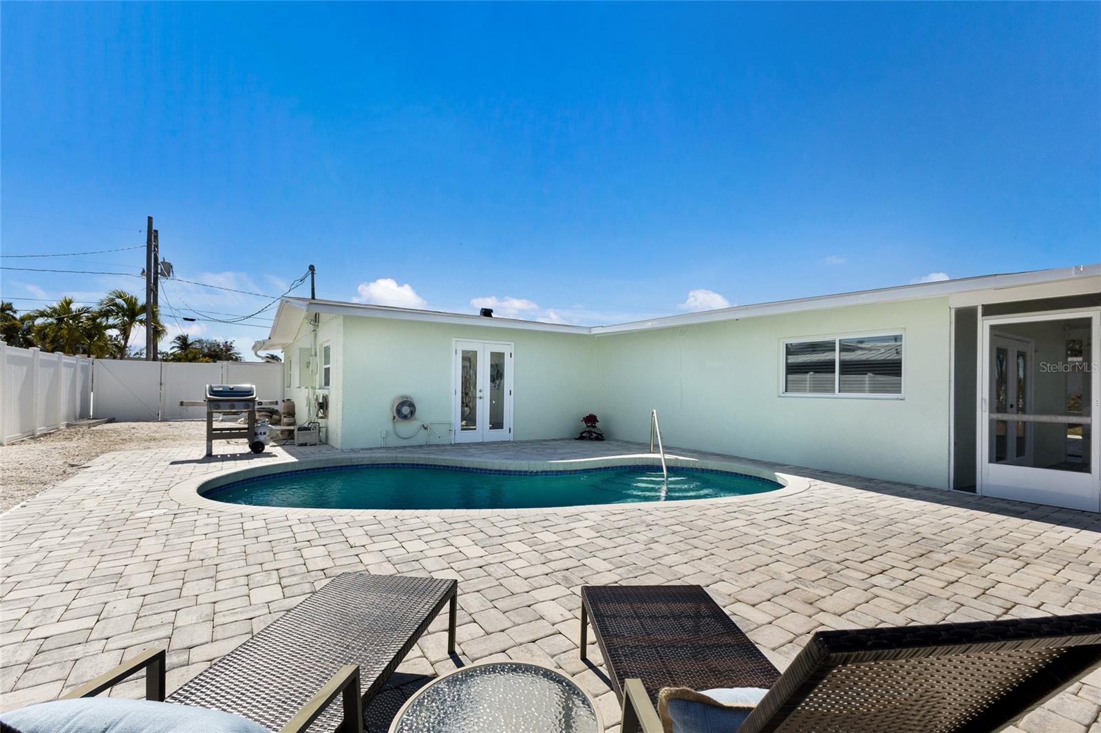 Image 53 of 57 For 10316 Kingfisher Road W