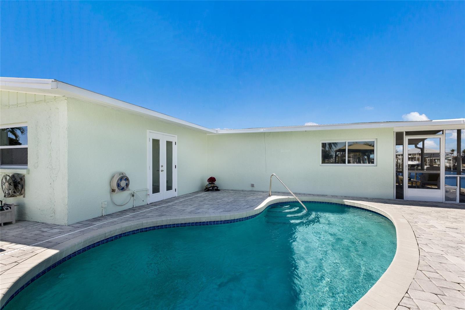 Image 54 of 57 For 10316 Kingfisher Road W