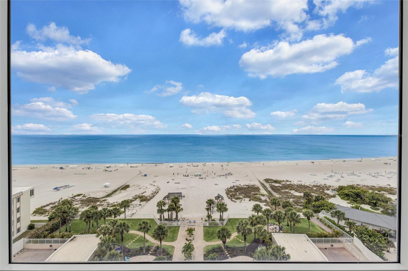 Image 14 of 78 For 6140 Midnight Pass Road 904