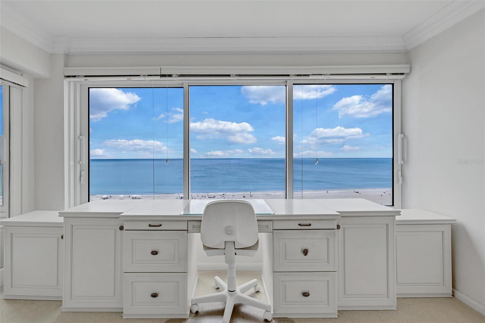 Image 20 of 78 For 6140 Midnight Pass Road 904