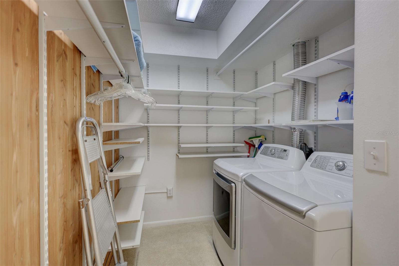 Image 24 of 78 For 6140 Midnight Pass Road 904