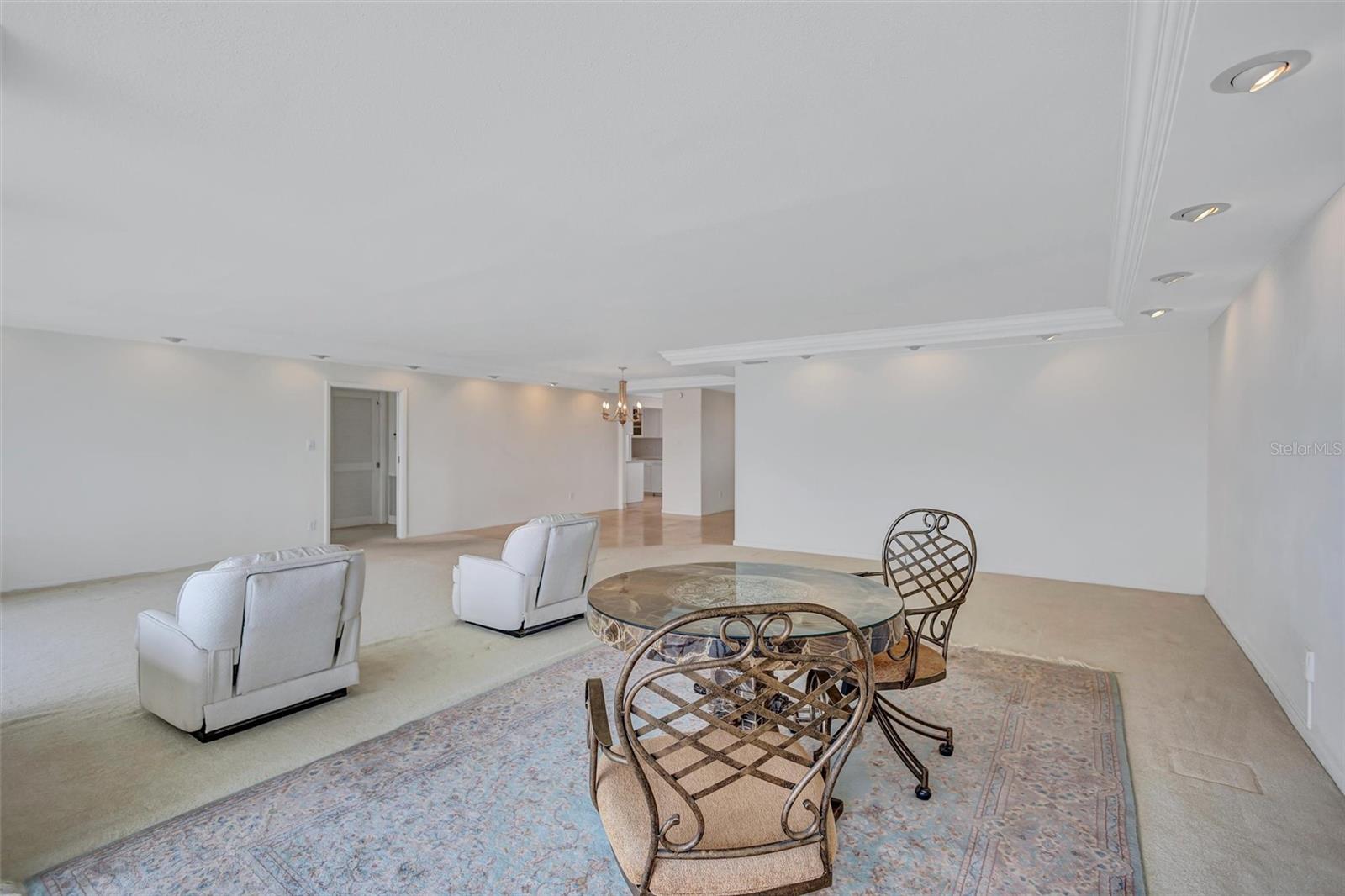 Image 25 of 78 For 6140 Midnight Pass Road 904