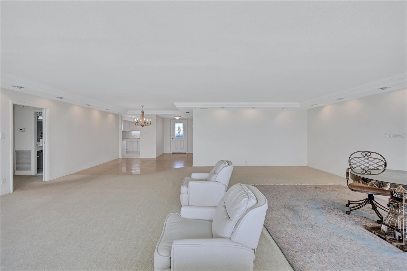 Image 26 of 78 For 6140 Midnight Pass Road 904