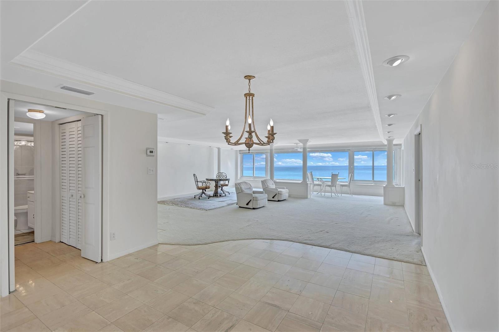 Image 5 of 78 For 6140 Midnight Pass Road 904