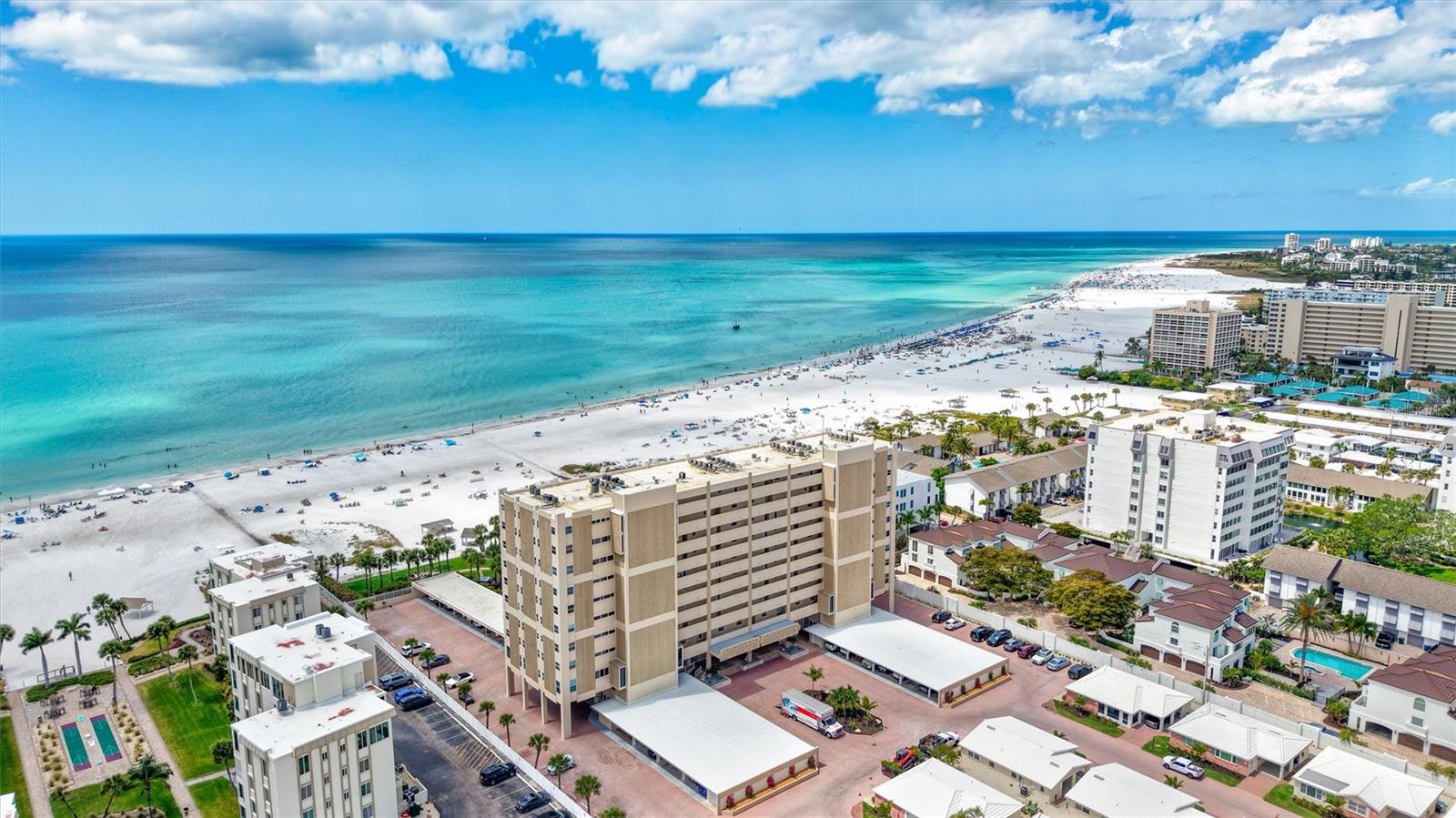 Image 61 of 78 For 6140 Midnight Pass Road 904