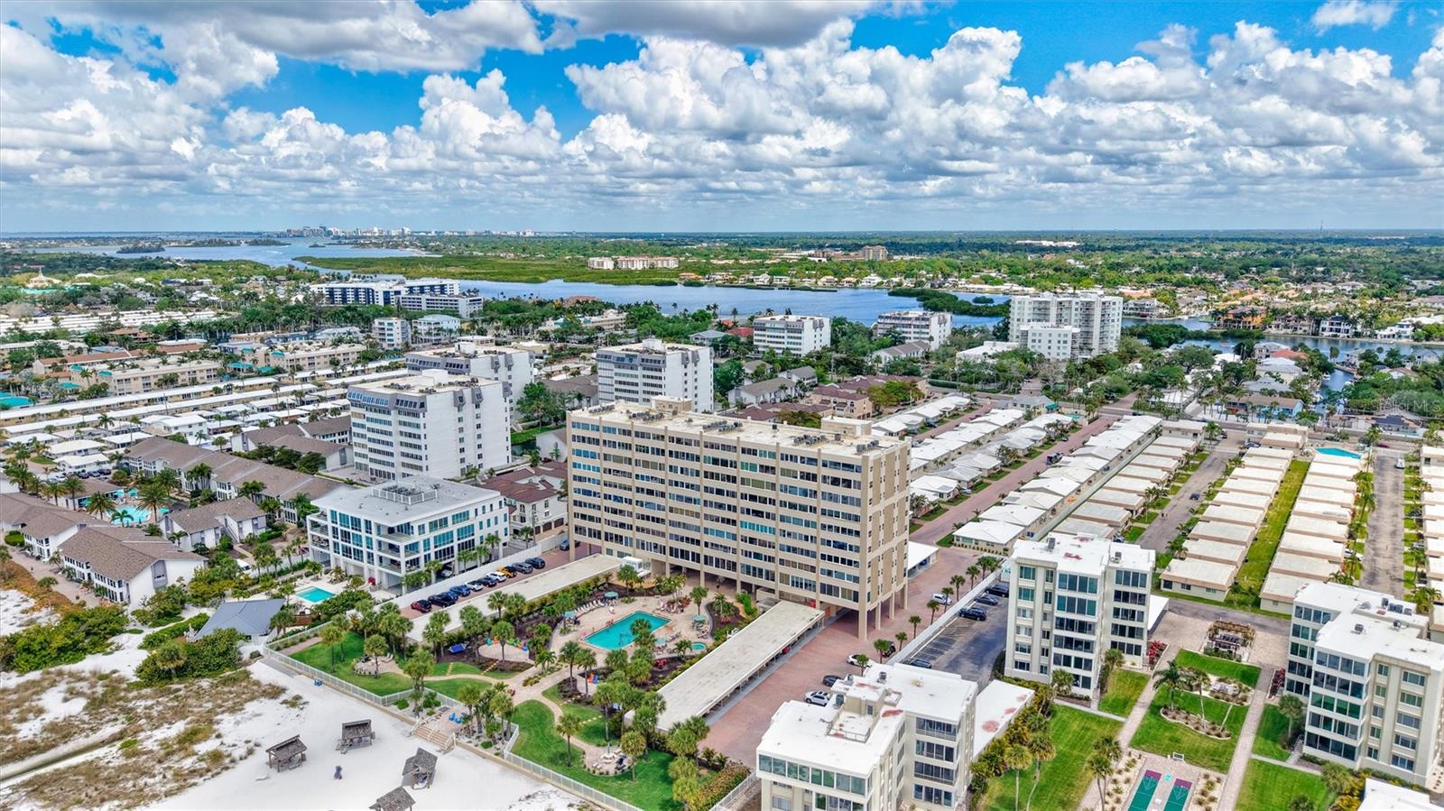 Image 65 of 78 For 6140 Midnight Pass Road 904