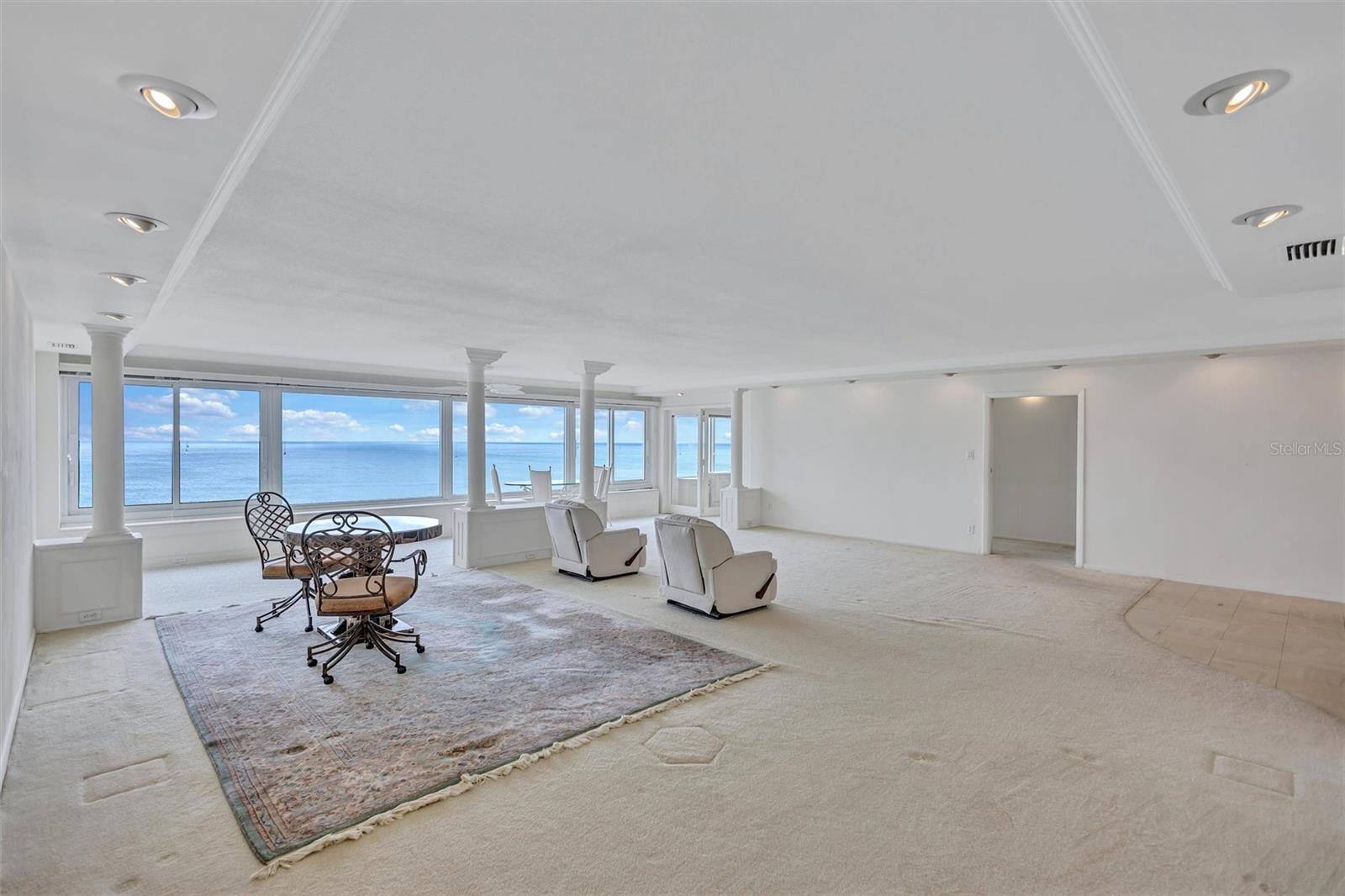 Image 9 of 78 For 6140 Midnight Pass Road 904