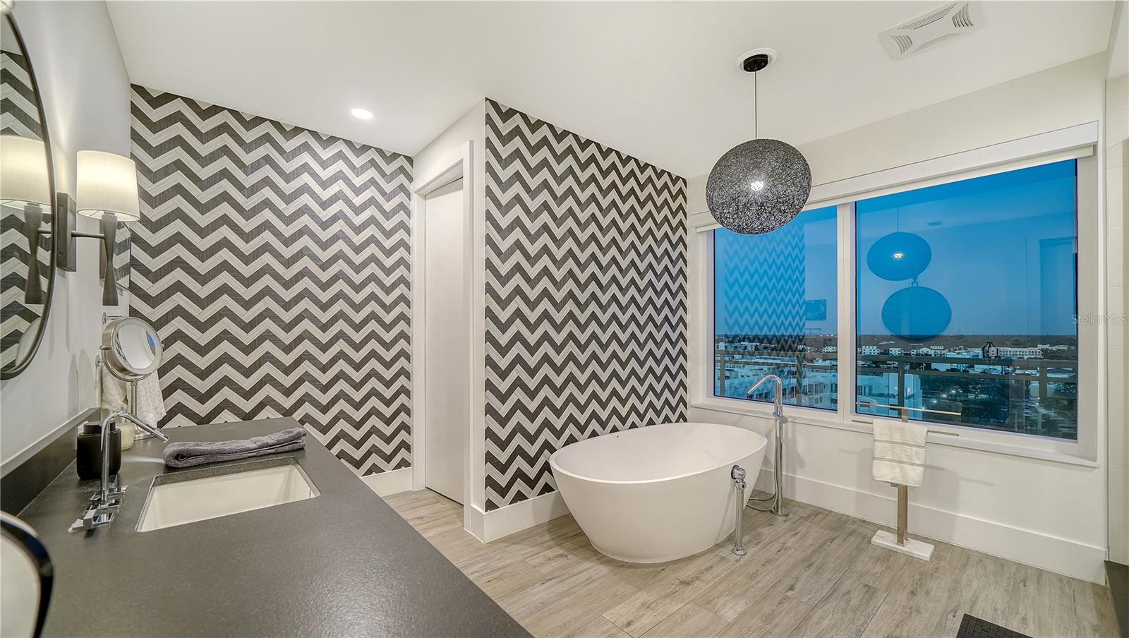 Image 34 of 67 For 540 Tamiami Trail 1004