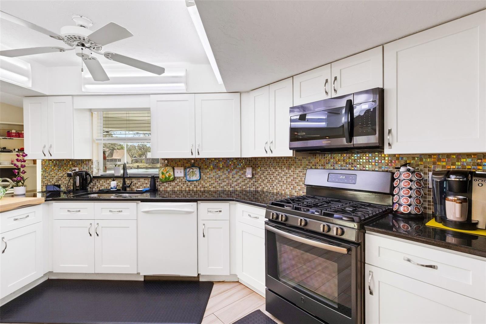 Image 10 of 67 For 5836 Helen Way