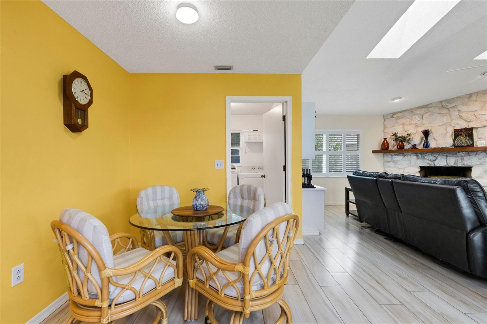 Image 15 of 67 For 5836 Helen Way