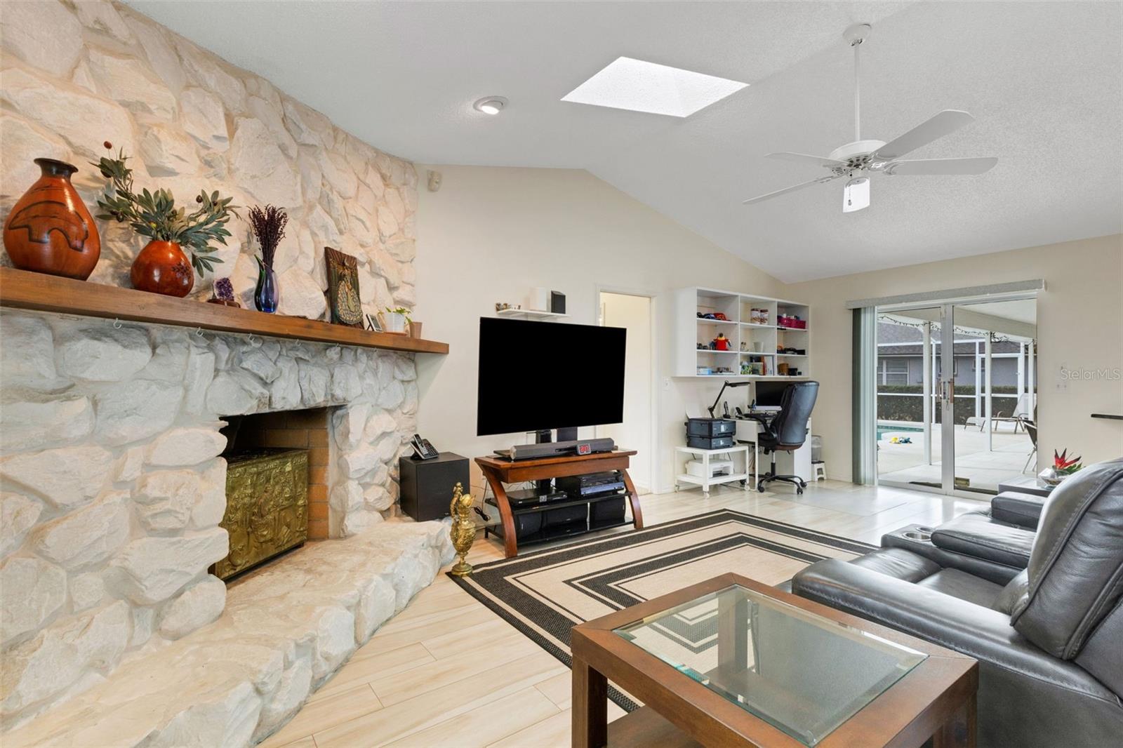 Image 18 of 67 For 5836 Helen Way