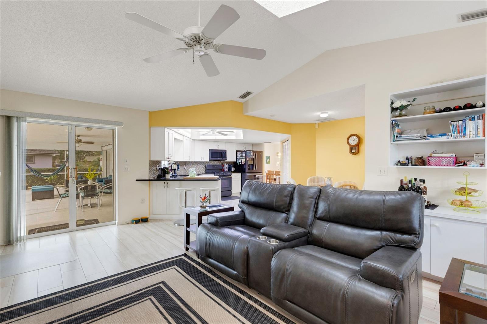 Image 19 of 67 For 5836 Helen Way