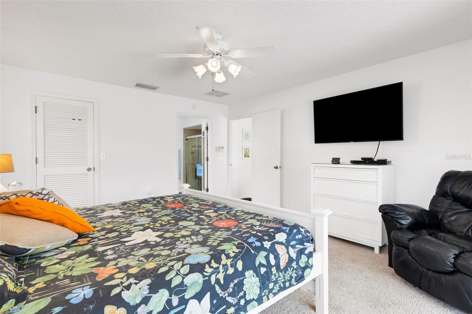 Image 33 of 67 For 5836 Helen Way