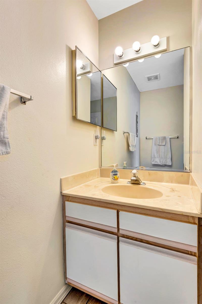 Image 21 of 57 For 2409 Avenue B