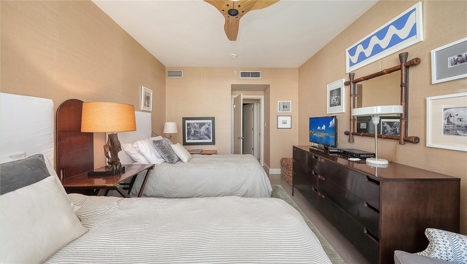 Image 29 of 45 For 1211 Gulf Of Mexico Drive 610