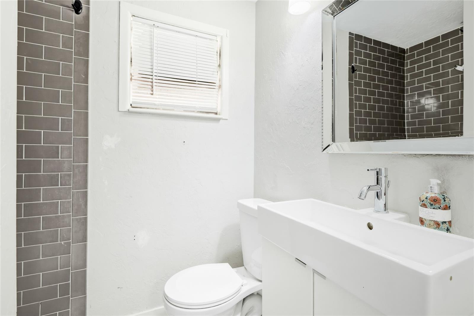 Image 17 of 26 For 5320 Moeller Avenue