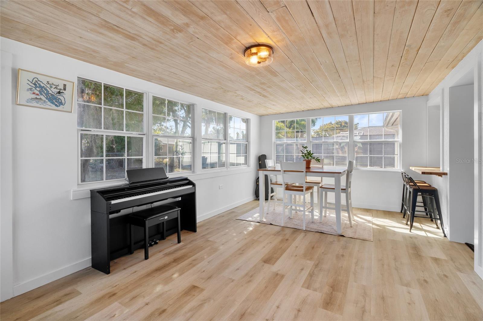 Image 16 of 30 For 3217 Teal Avenue