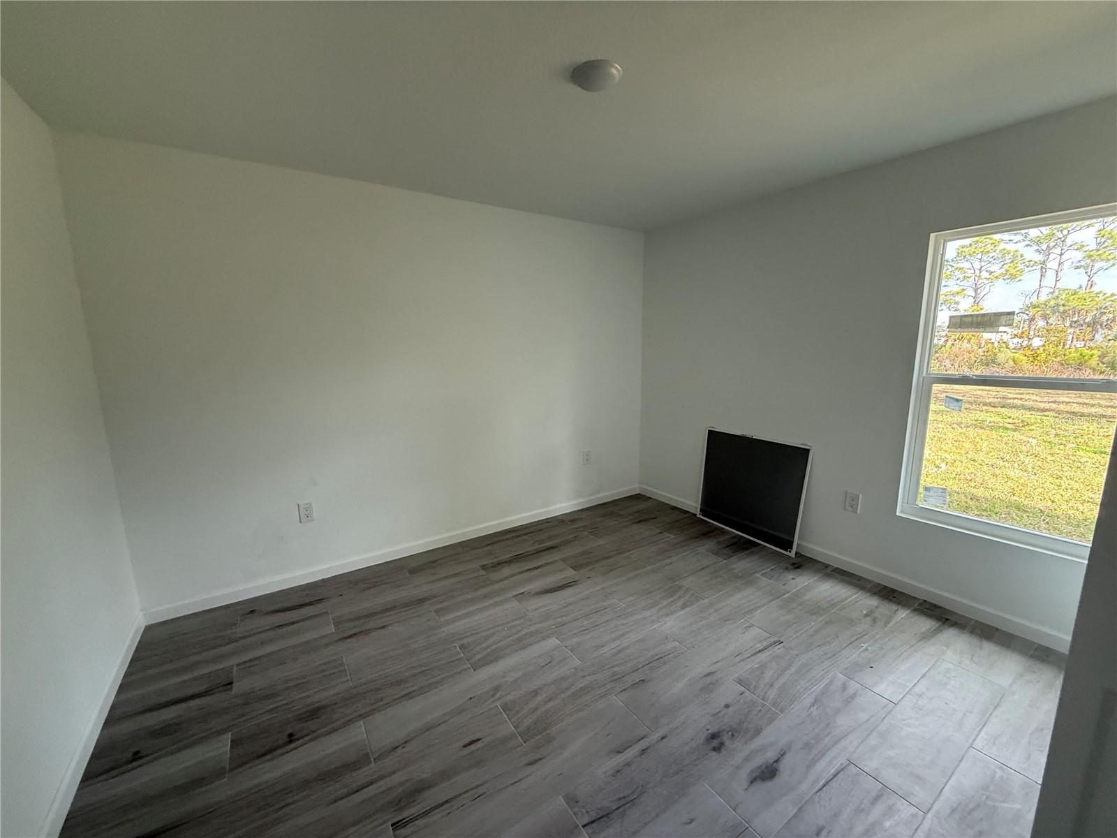 Image 16 of 26 For 1926 Snover Avenue