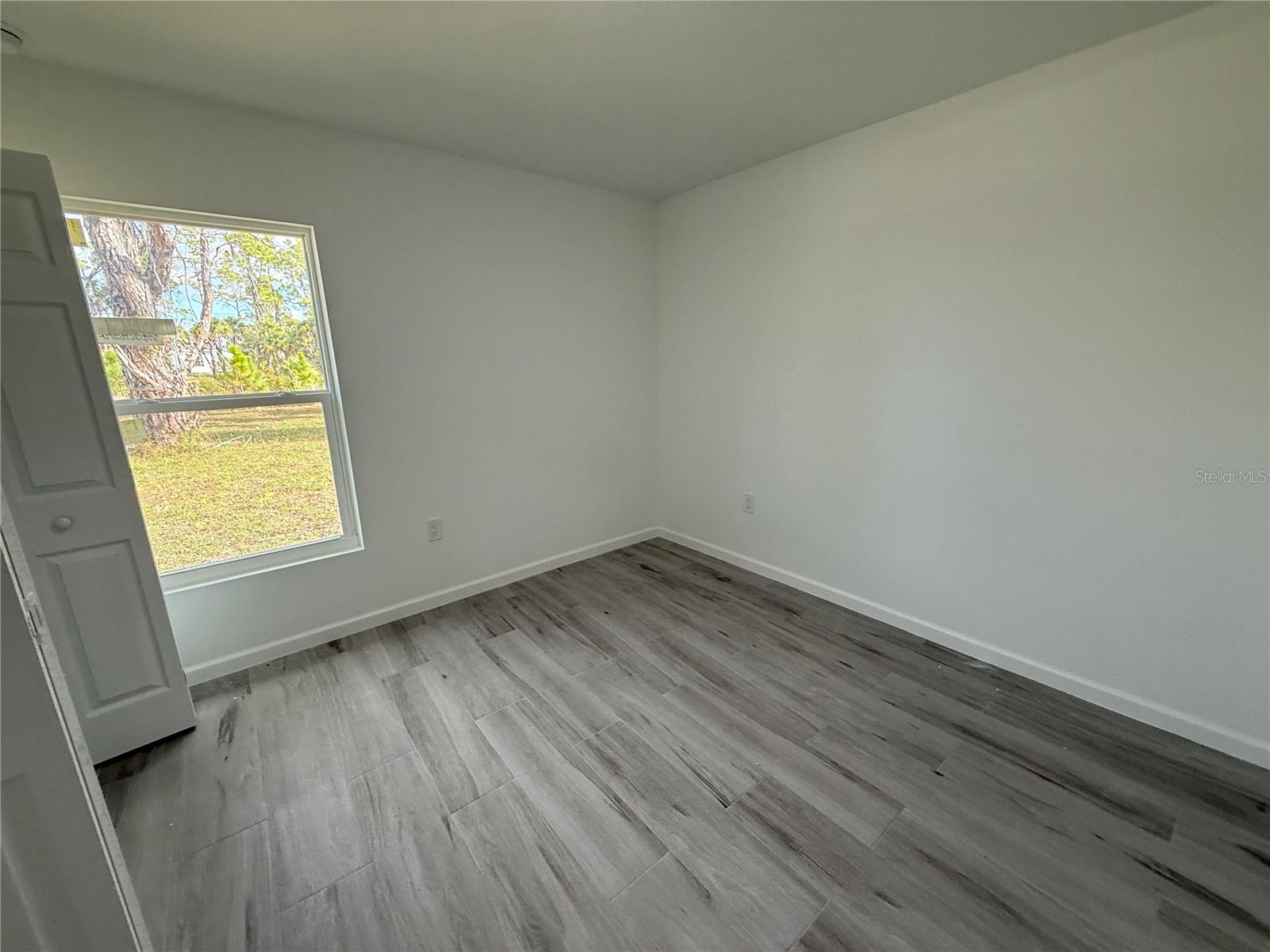 Image 17 of 26 For 1926 Snover Avenue