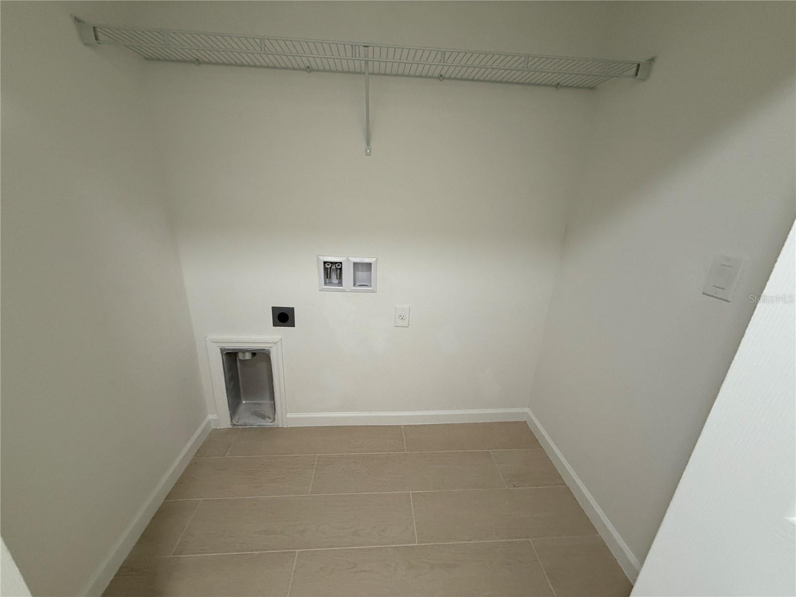 Image 21 of 27 For 1401 Urmey Lane