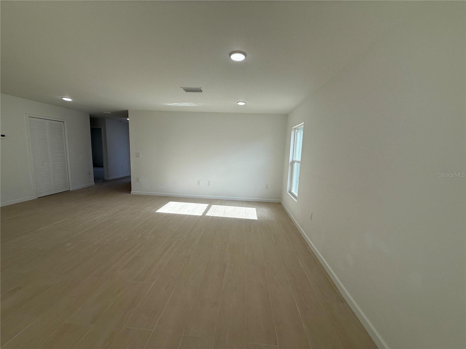 Image 7 of 27 For 1401 Urmey Lane