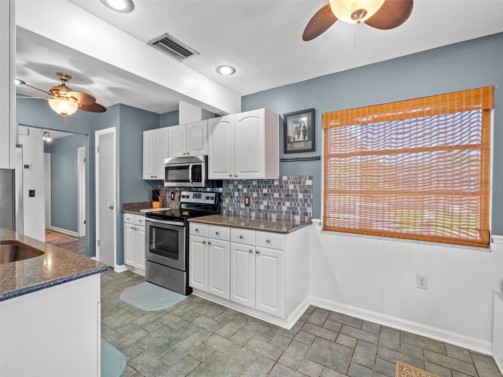 Image 17 of 53 For 1260 Lakeside Drive