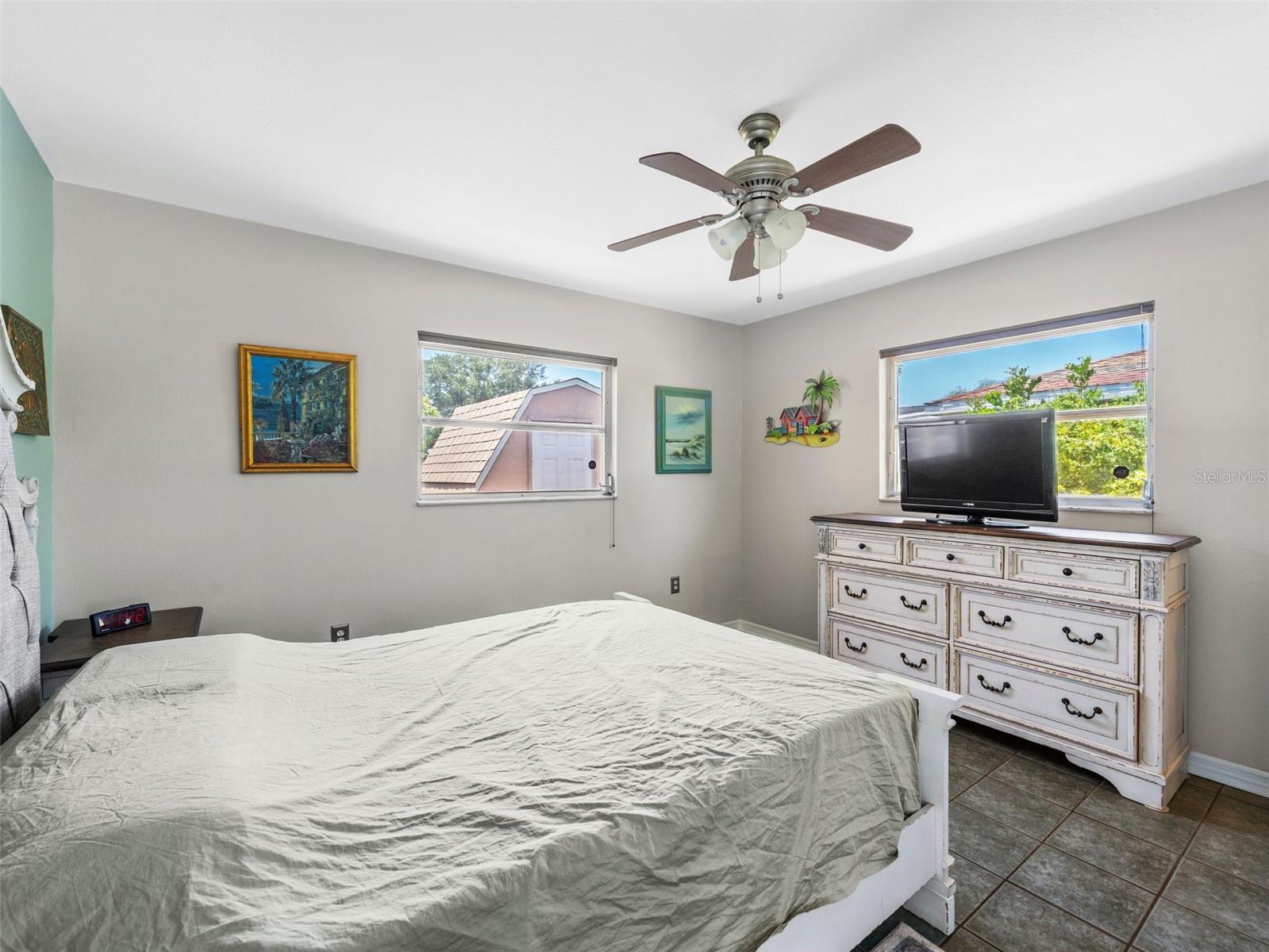 Image 32 of 53 For 1260 Lakeside Drive