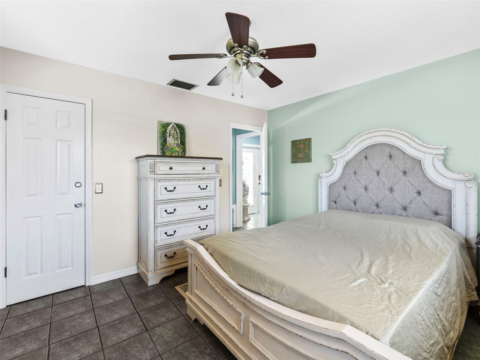 Image 33 of 53 For 1260 Lakeside Drive