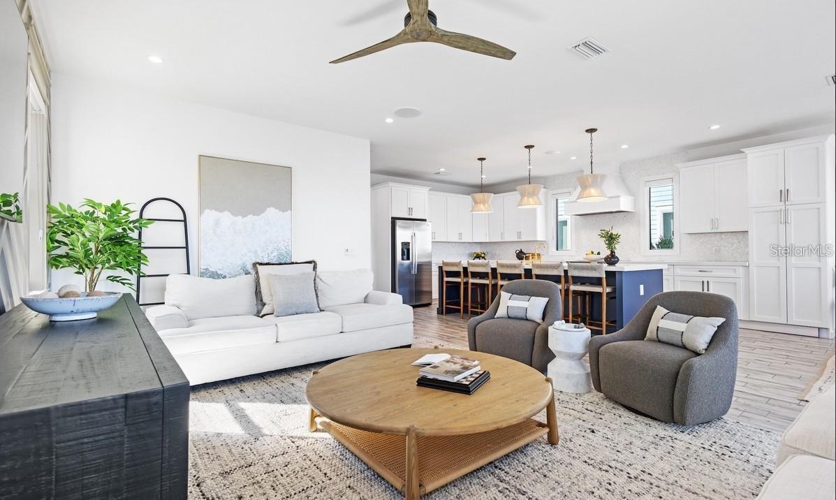 Image 12 of 81 For 203 Bay Drive N