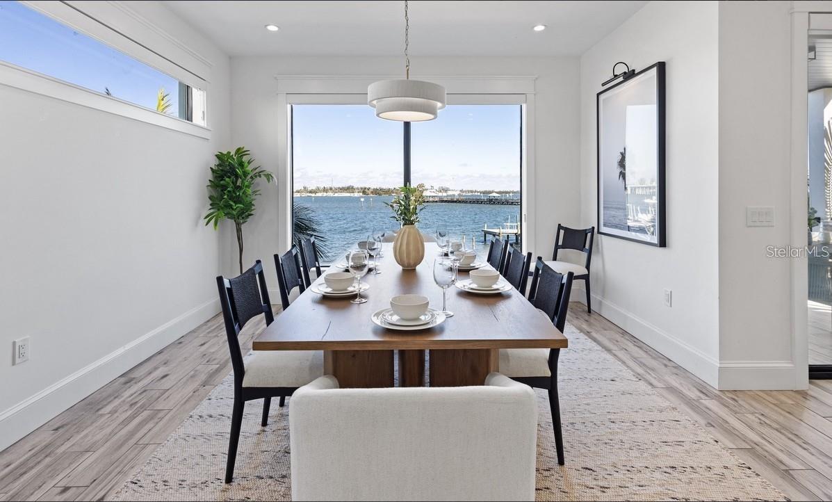 Image 14 of 81 For 203 Bay Drive N