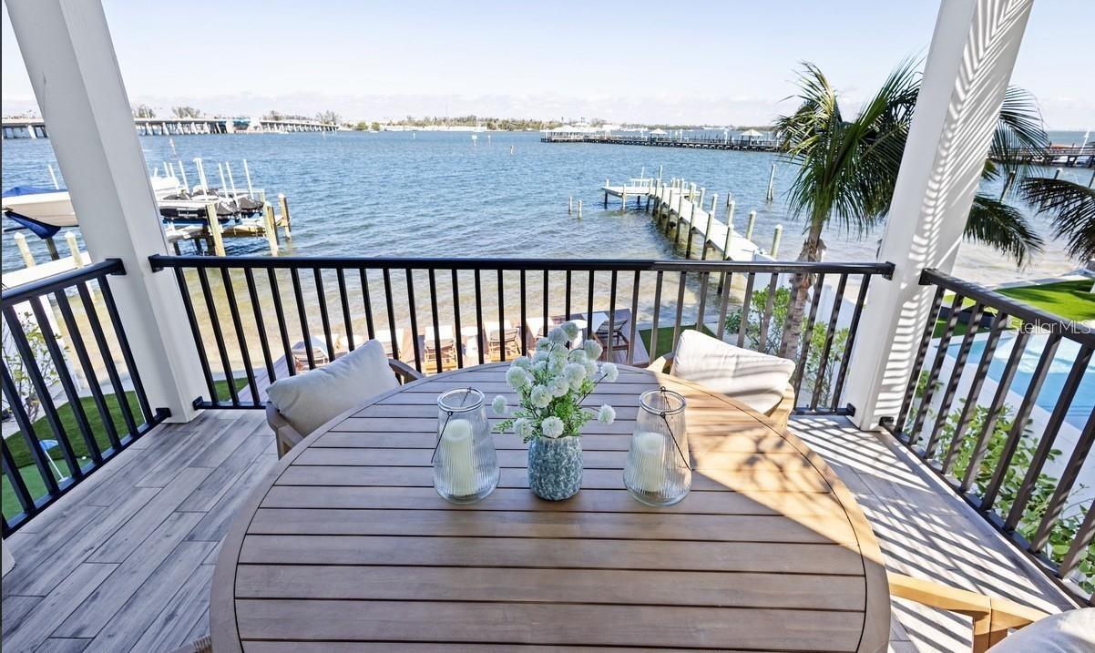 Image 19 of 81 For 203 Bay Drive N