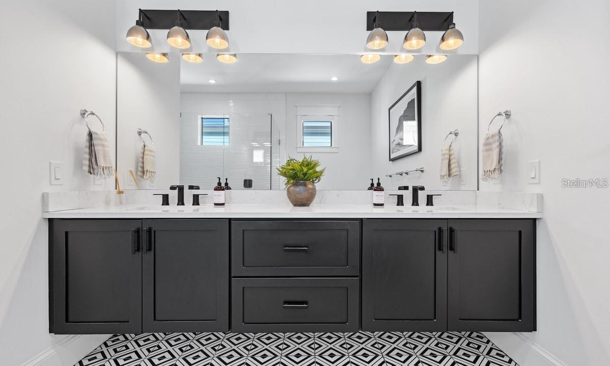 Image 24 of 81 For 203 Bay Drive N