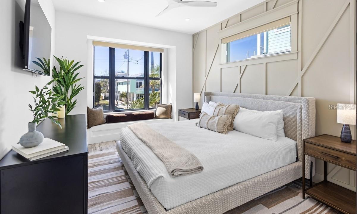 Image 26 of 81 For 203 Bay Drive N