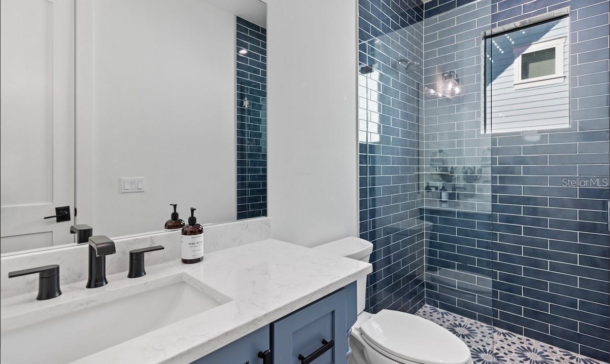 Image 31 of 81 For 203 Bay Drive N