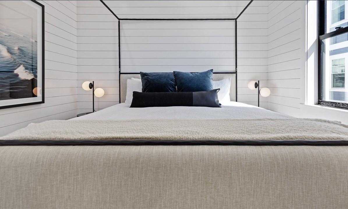 Image 35 of 81 For 203 Bay Drive N