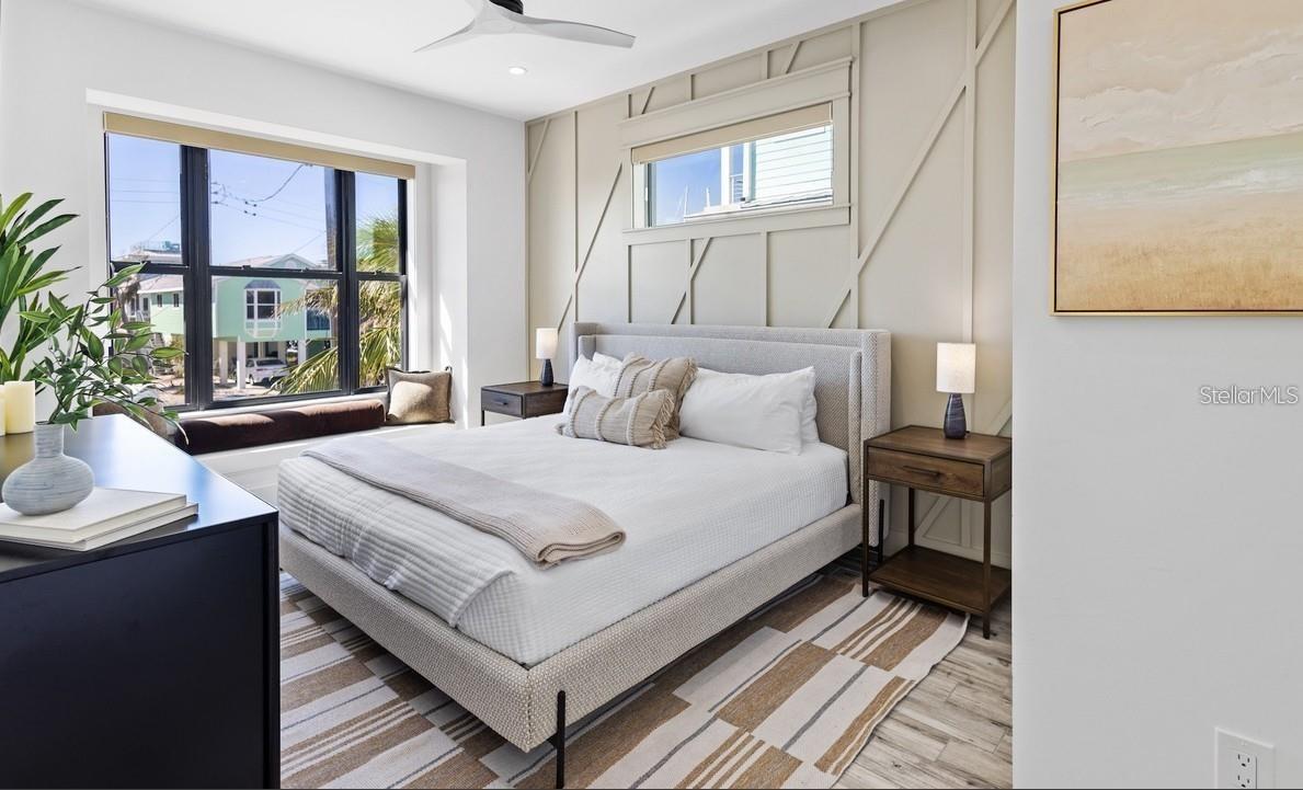 Image 38 of 81 For 203 Bay Drive N