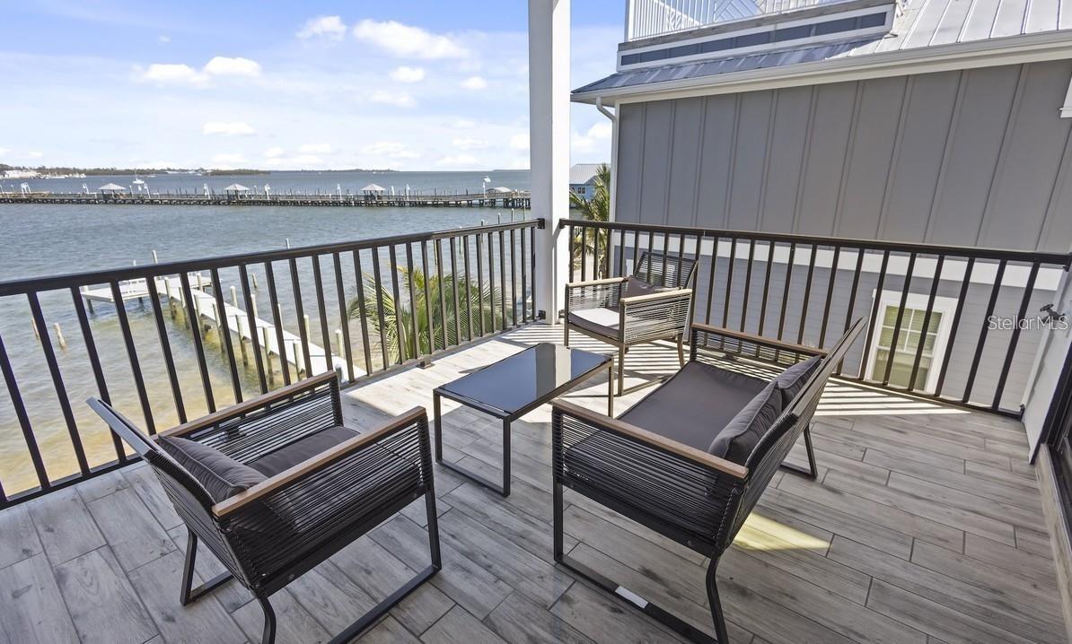 Image 41 of 81 For 203 Bay Drive N