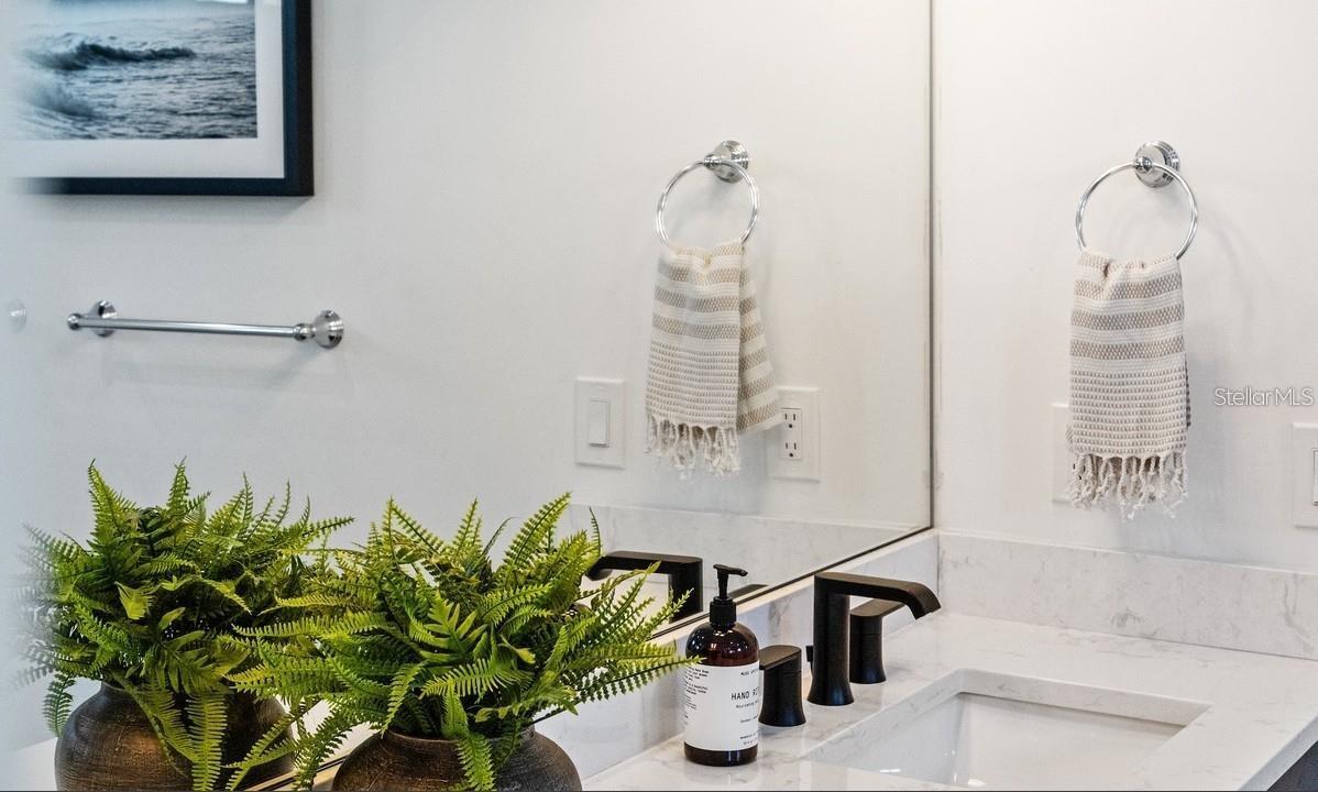 Image 60 of 81 For 203 Bay Drive N