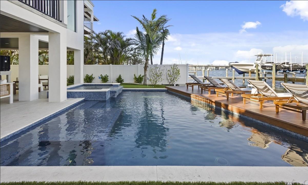 Image 67 of 81 For 203 Bay Drive N