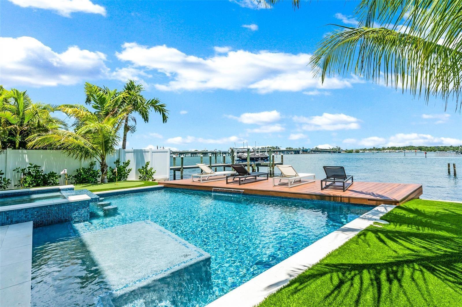 Image 7 of 81 For 203 Bay Drive N