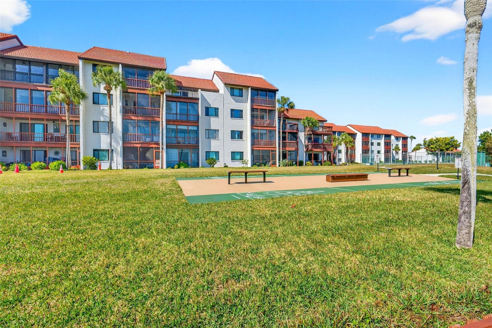 Image 30 of 43 For 1632 Stickney Point Road 201