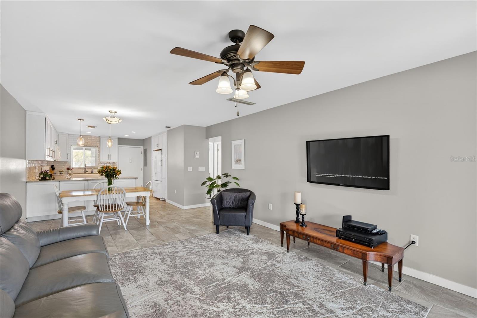 Image 4 of 43 For 1632 Stickney Point Road 201