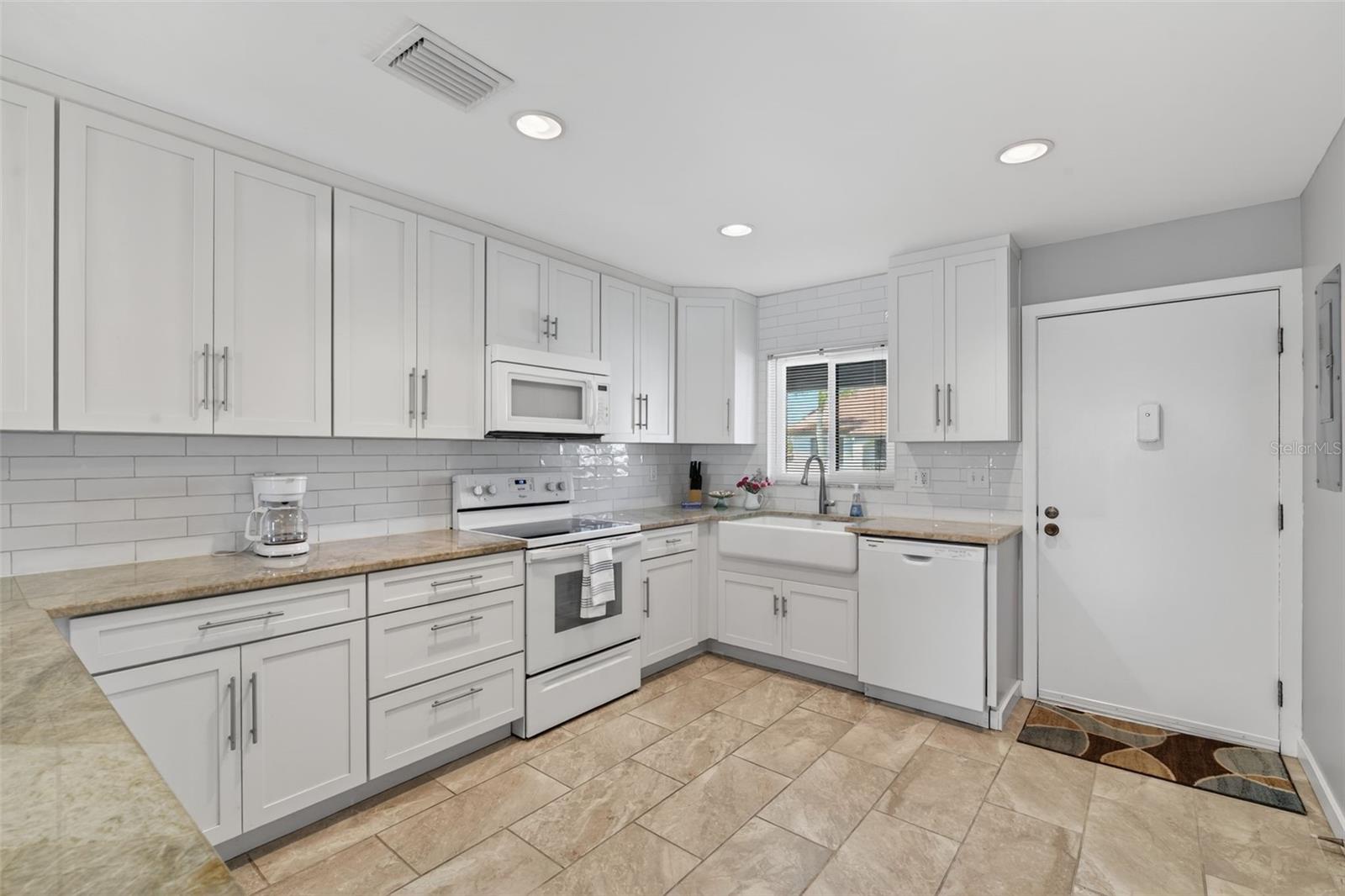 Image 9 of 43 For 1632 Stickney Point Road 201