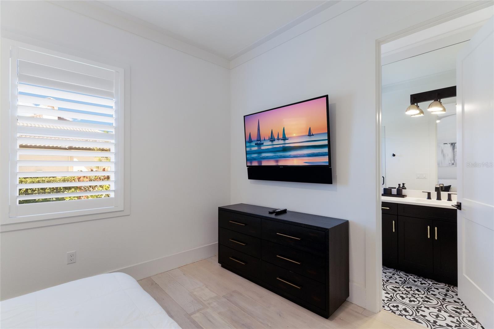 Image 44 of 99 For 8428 Lindrick Lane