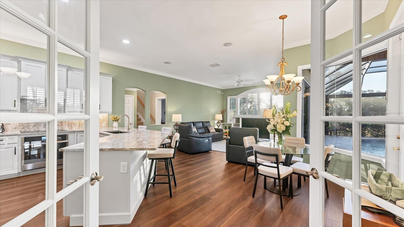 Listing photo id 9 for 7106 Pine Valley Street