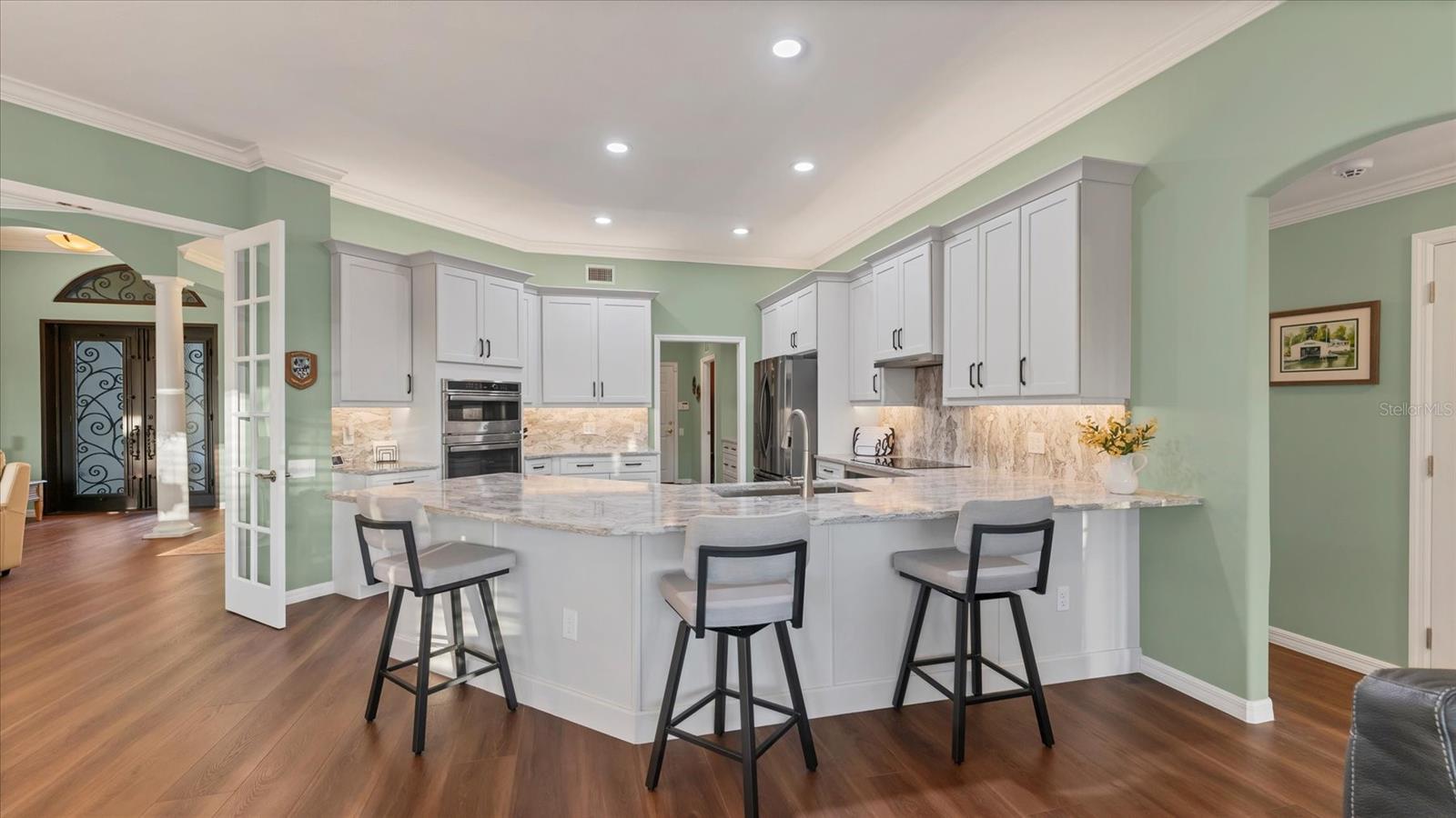 Listing photo id 10 for 7106 Pine Valley Street