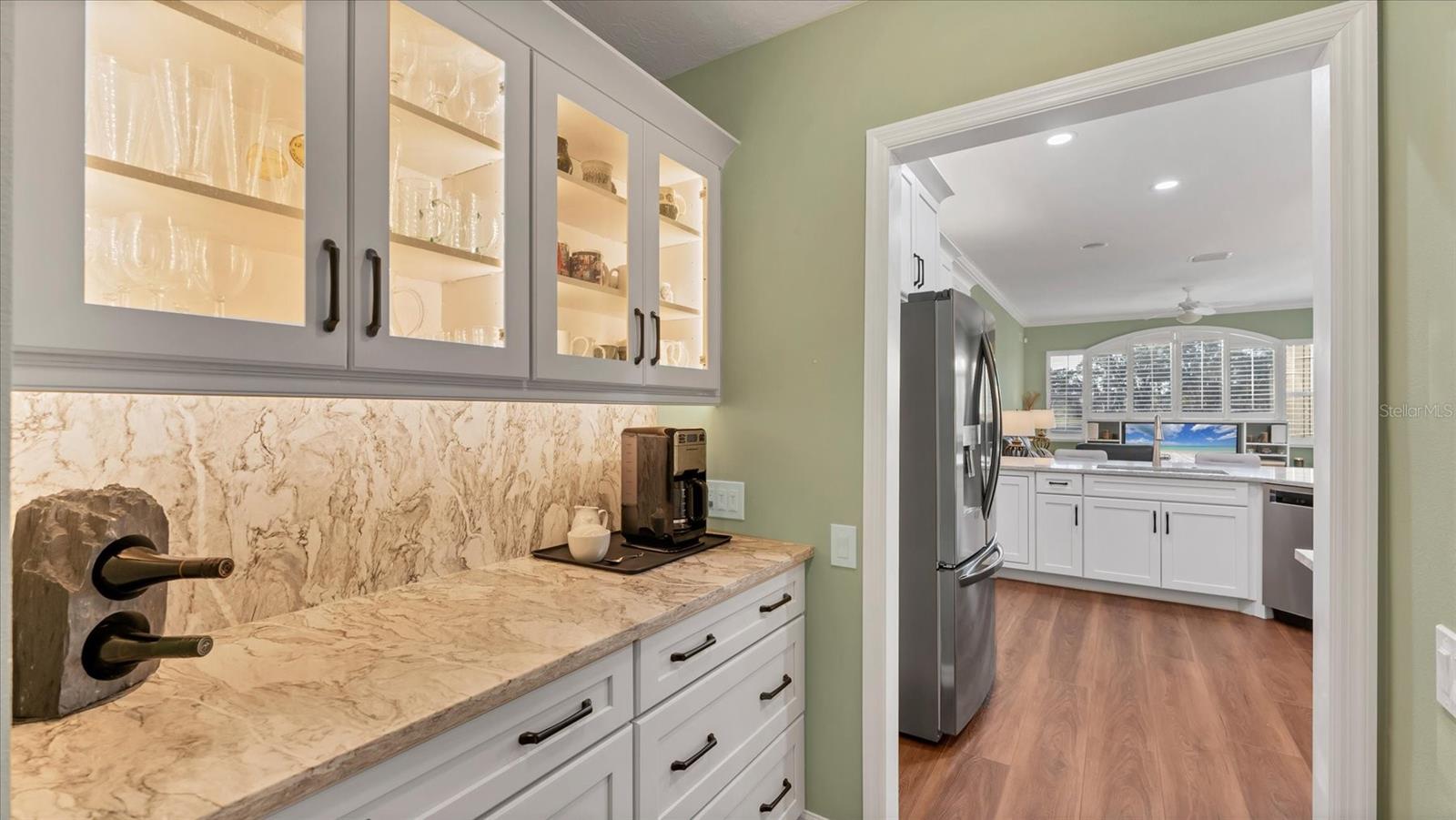 Listing photo id 14 for 7106 Pine Valley Street